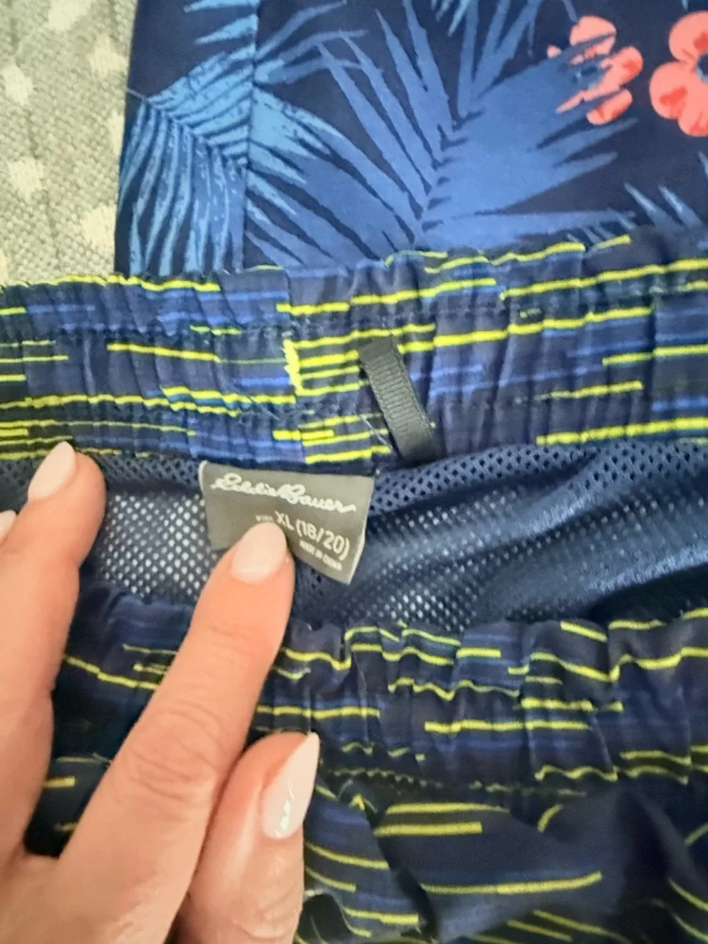 K120- (5) swim trunks Eddie Bauer Kids Swim Set - (1) Gray Rash Guard